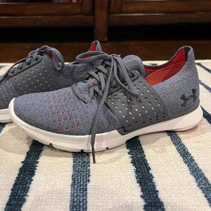 Womens Under Armour Sneaker Size 7